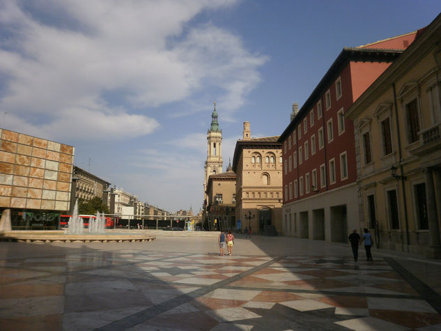 ZGZ  RVTD2  Los SITIOS de Zaragoza   -20- Architecture and Interiorism Color (Digital)