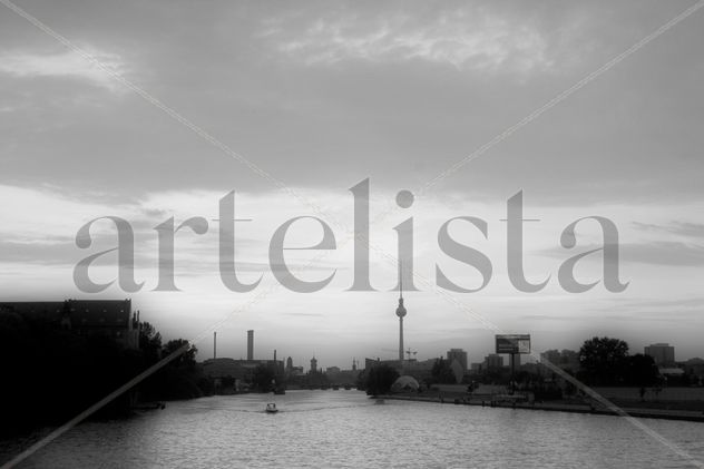clouds in berlin (blanco y negro)