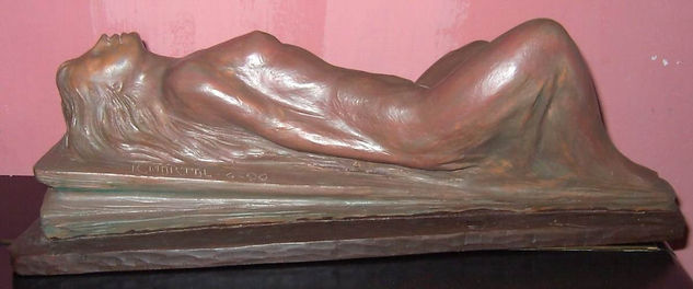 Desnudo femenino (48) Terracotta Figurative