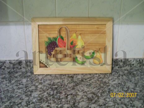 Canasta con frutas