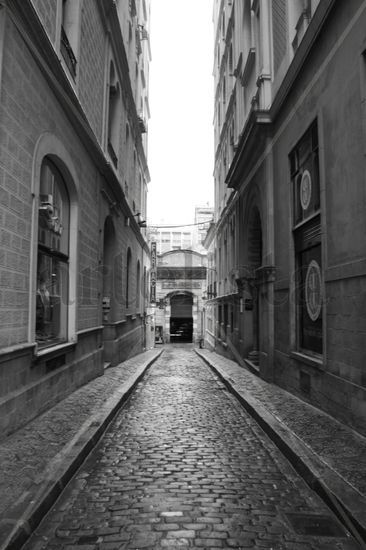 " Tarde de lluvia en Barcelona  " Viajes Blanco y Negro (Digital)