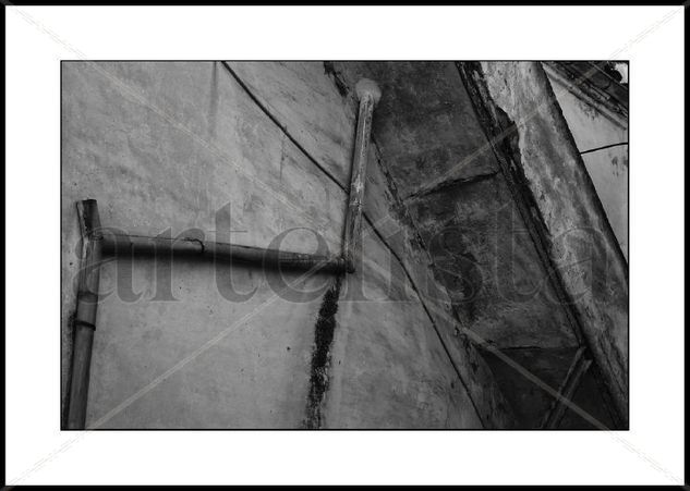 Caño bajo escalera. Architecture and Interiorism Black and White (Digital)