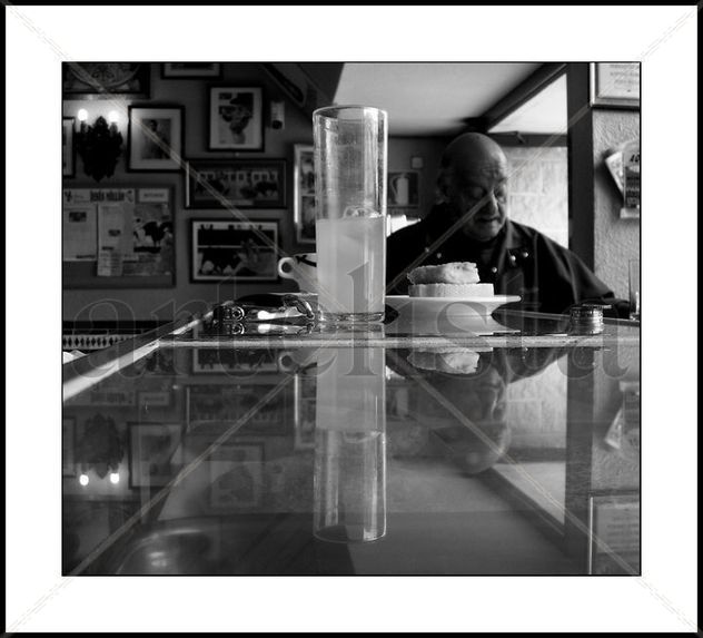 Reflejos en la barra.