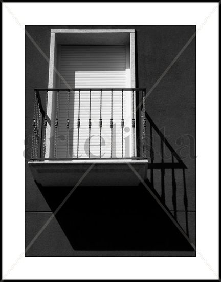 Romboide. Architecture and Interiorism Black and White (Digital)