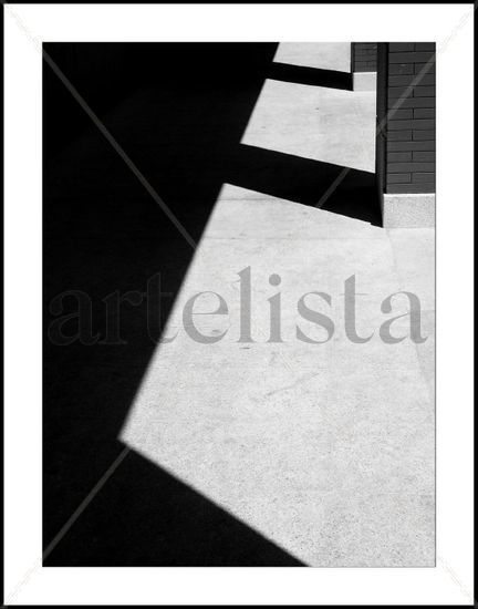 Geometría en la acera. Conceptual/Abstracto Blanco y Negro (Digital)