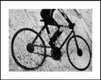 Ciclista sobre el asfalto.