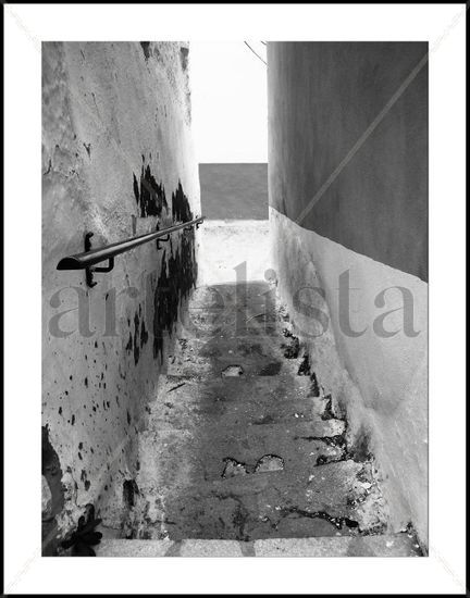 Callejón escalonado. Conceptual/Abstracto Blanco y Negro (Digital)