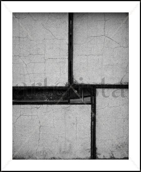 Portón. Conceptual/Abstracto Blanco y Negro (Digital)