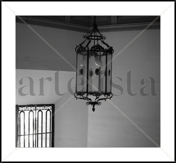 Linterna. Architecture and Interiorism Black and White (Digital)