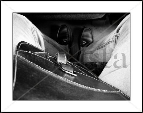 Zapatos y bolso.