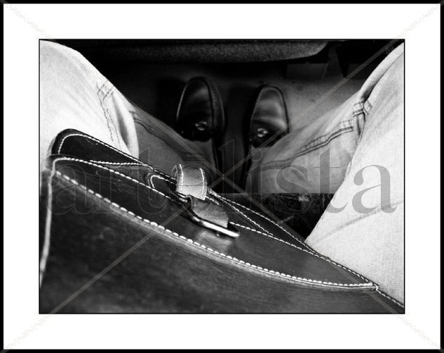 Zapatos y bolso. Conceptual/Abstract Black and White (Digital)