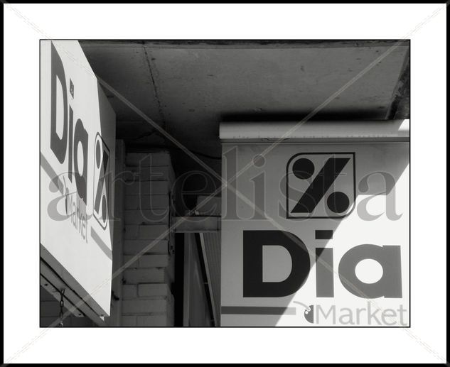 Dia %. Conceptual/Abstracto Blanco y Negro (Digital)