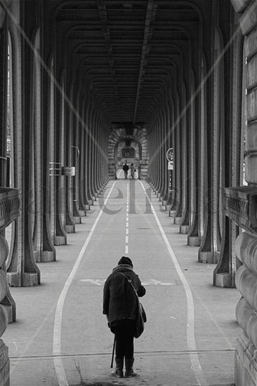 Puente Bir Hakeim. Paris (2009). Arquitectura e interiorismo Blanco y Negro (Digital)