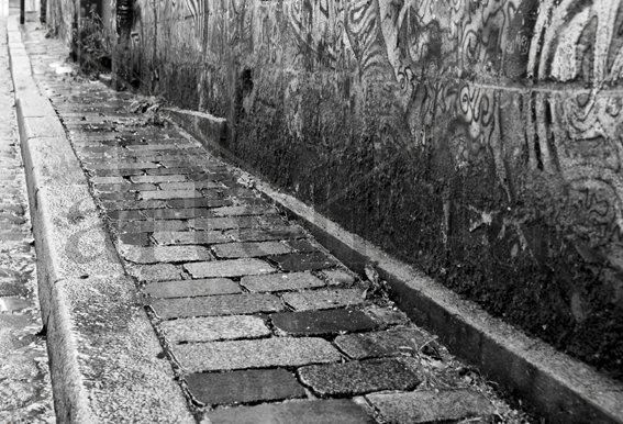 Calle de Parìs, un dìa de lluvia. (2010). Arquitectura e interiorismo Blanco y Negro (Digital)