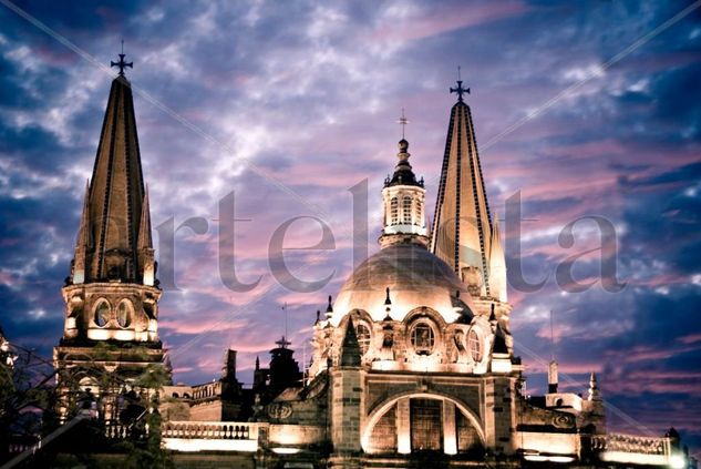 Torres de Catedral Photojournalism and Documentary Color (Digital)