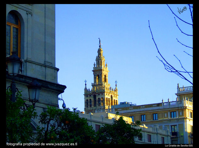 la giralda-005 Arquitectura e interiorismo Color (Digital)