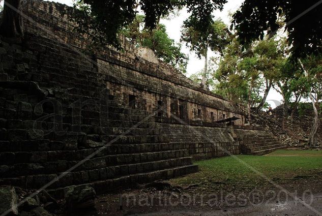 Edificio de la Acropolis de Copan Travel Color (Digital)