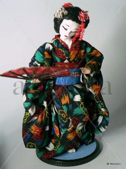 Maiko Pottery Figurative