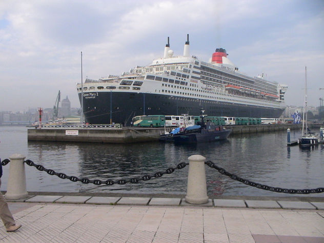 Queen Mary 2 (2)