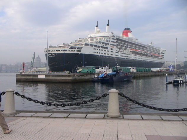 Queen Mary 2 (2) 