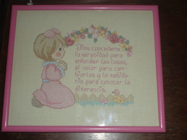 NIÑA REZANDO