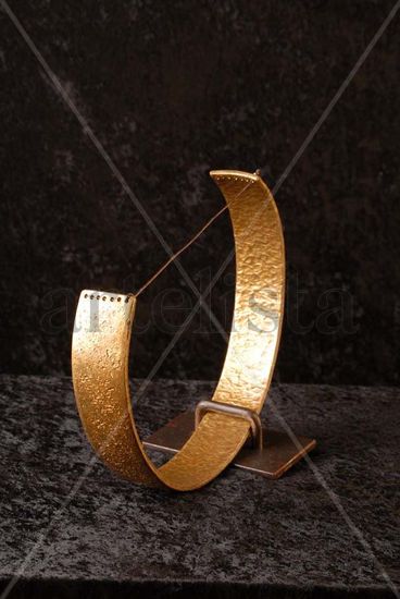 arco en tension Bronze Abstract