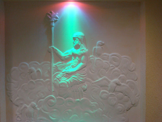 zeus con sus águilas