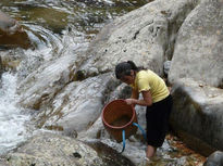 En el río