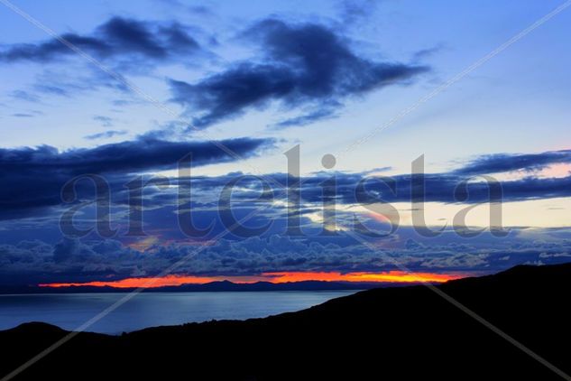 Fuego en el cielo del Titicaca Viajes Color (Digital)