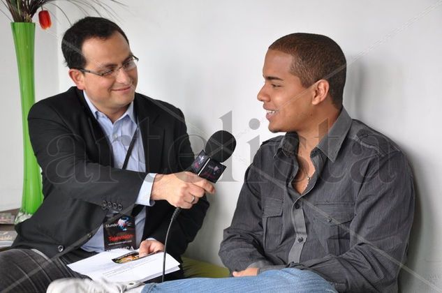 Entrevista a Cantante Peruano Paulo Uribe 