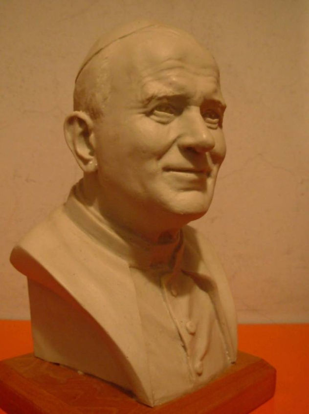busto del papa Juan Pablo segundo llamar al 091395673( fono casa 71-293109 talca)