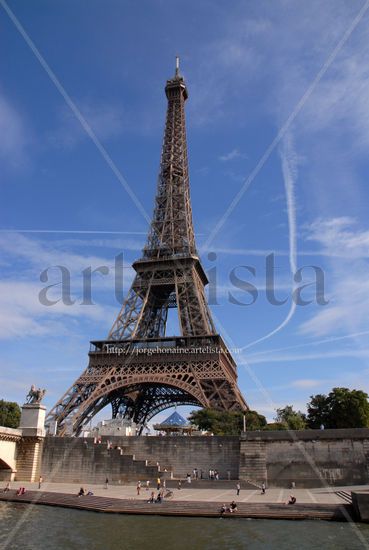 Vista de la Torre Eiffel desde el Río Sena Travel Color (Digital)