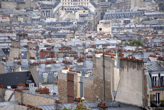 Montmartre en un día de lluvia Arquitectura e interiorismo Color (Digital)