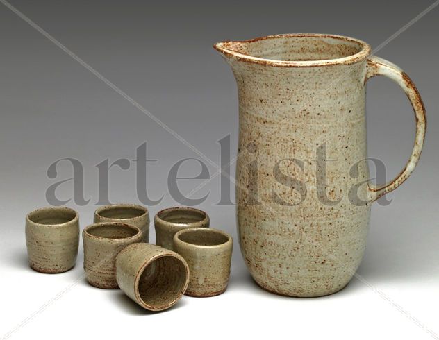 Jarro con vasos