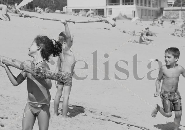 niños playa 1
