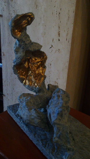 DAMA Metal Figurative