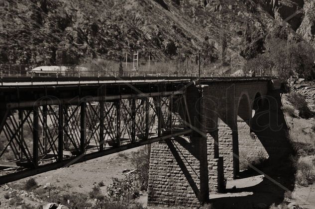 " Puente sin Tren..." Arquitectura e interiorismo Blanco y Negro (Digital)