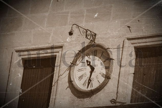 " El reloj del Ayuntamiento 1901 " Travel Black and White (Digital)