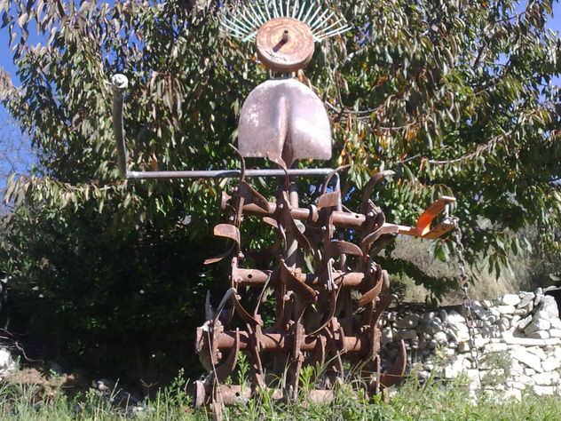 Primitive Garden ROBOT