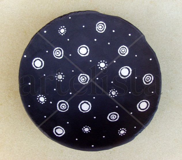 PLATO HONDO EN BARRO NEGRO DECORADO CON ENGOBE BLANCO 1