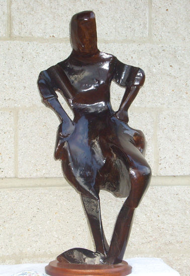 A Muiñeira // La Muiñeira Wood Figurative