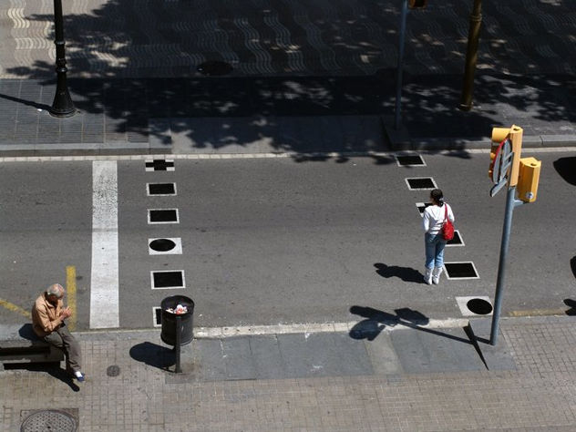 Rambla Arts Santa Mónica Barcelona Black Squares, circles and crosses