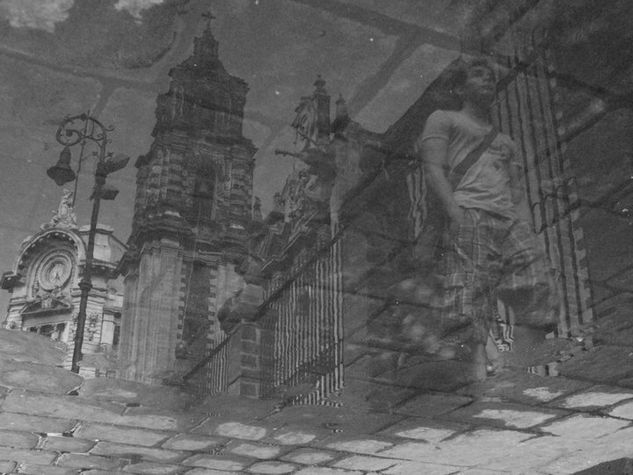 Reflejos Architecture and Interiorism Black and White (Digital)