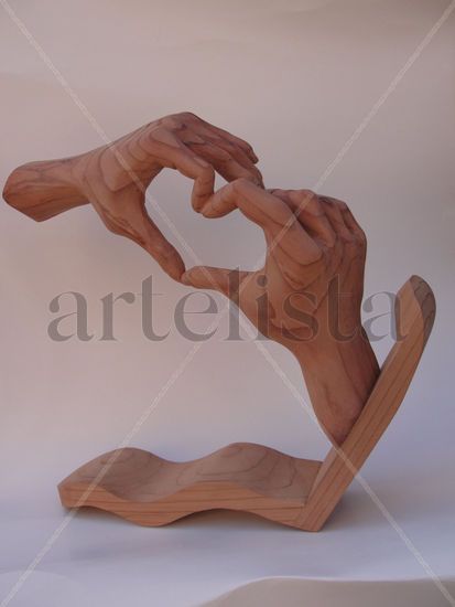 MI CORAZON ES TUYO Wood Figurative