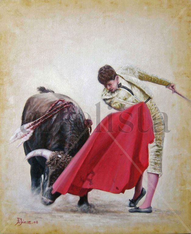 Toro embistiendo