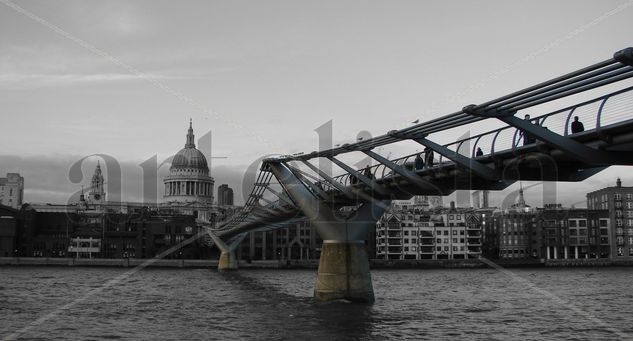 milenium bridge 