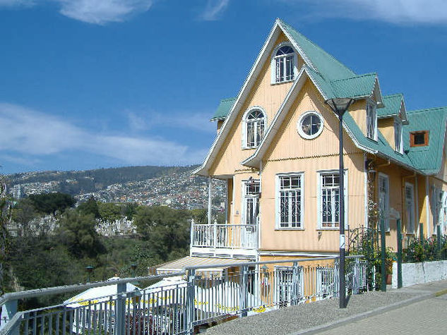 CASONA DE VALPARAISO Arquitectura e interiorismo Color (Digital)