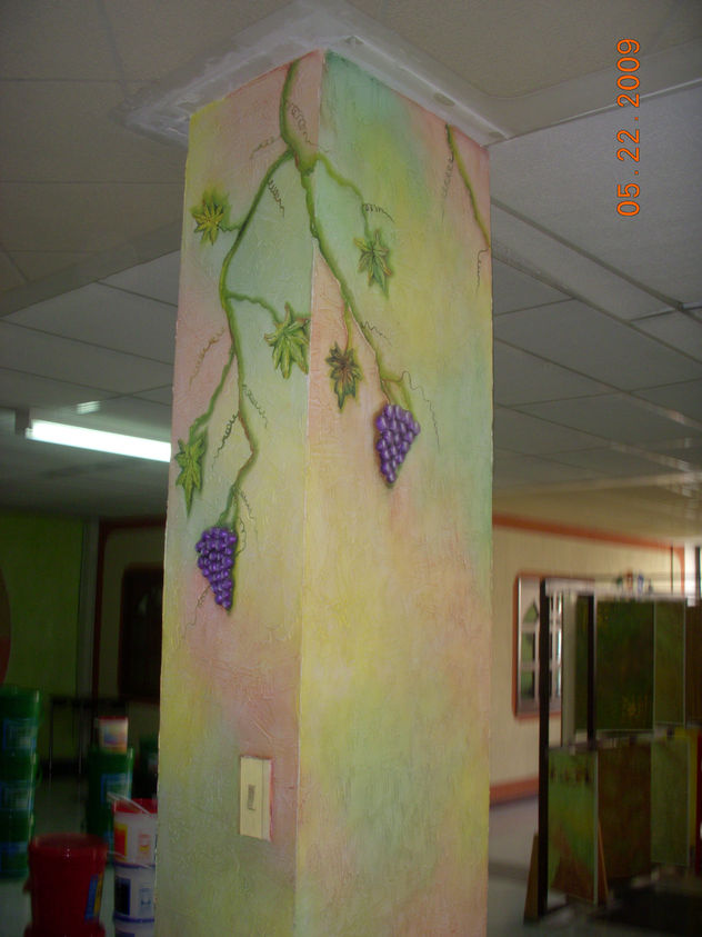 columna en textura uvas