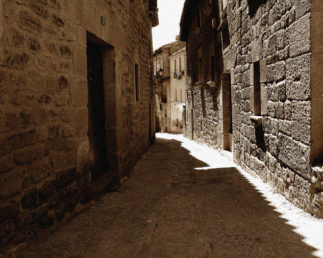 Calle en sepia (40x50) Otras temáticas Blanco y Negro (Digital)