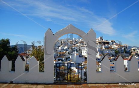 Comares